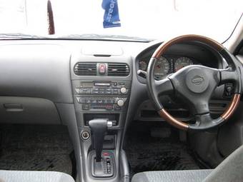 2000 Nissan Sunny Photos
