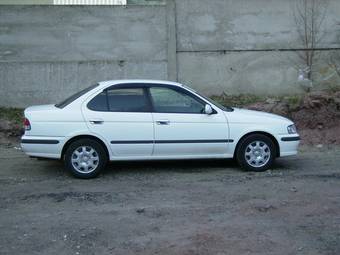 2000 Nissan Sunny Photos