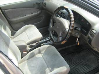 2000 Nissan Sunny Wallpapers