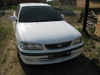 2000 Nissan Sunny Pictures