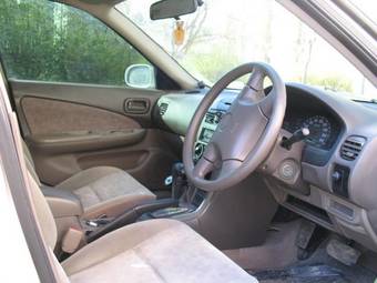 2000 Nissan Sunny Pictures