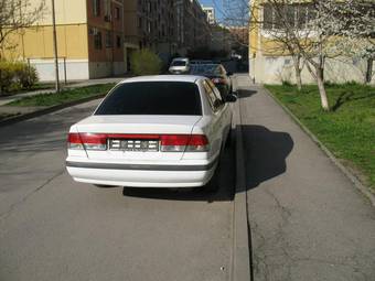 2000 Nissan Sunny Photos