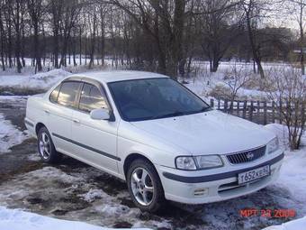 2000 Nissan Sunny Pictures