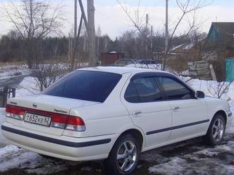 2000 Nissan Sunny Photos