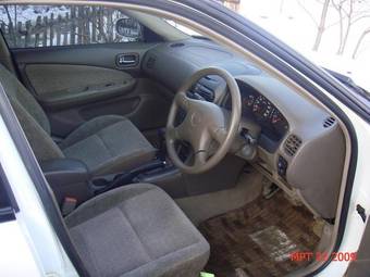 2000 Nissan Sunny Pictures