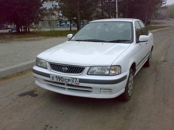 2000 Nissan Sunny Pictures