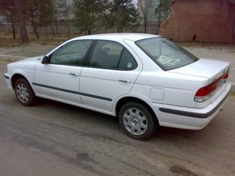 2000 Nissan Sunny Photos