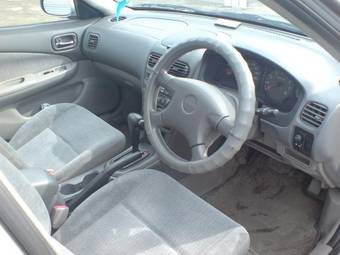 2000 Nissan Sunny Pictures