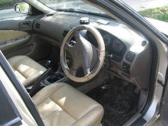 2000 Nissan Sunny Images