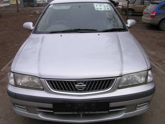 2000 Nissan Sunny Photos