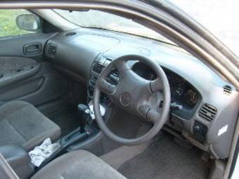 2000 Nissan Sunny Photos