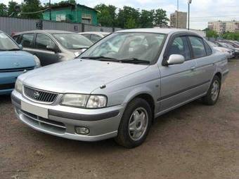 2000 Nissan Sunny Photos