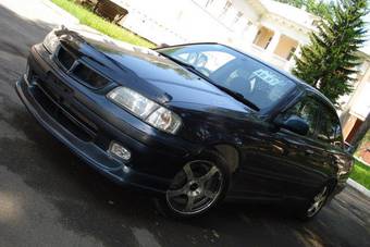 2000 Nissan Sunny Pictures