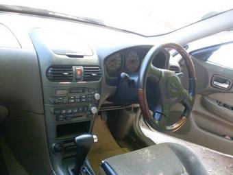 2000 Nissan Sunny Pictures