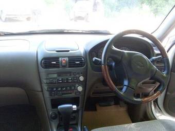 2000 Nissan Sunny Photos