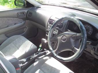 2000 Nissan Sunny Photos