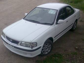 2000 Nissan Sunny Images