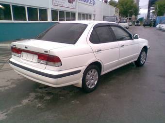 2000 Nissan Sunny Photos