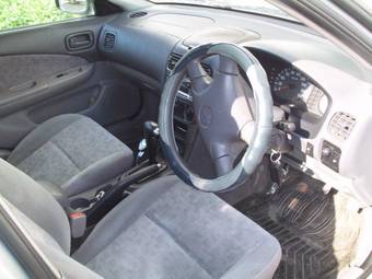 2000 Nissan Sunny Pictures