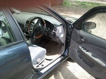 2000 Nissan Sunny Pictures