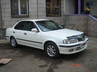 2000 Nissan Sunny Pictures