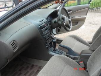 2000 Nissan Sunny Pictures