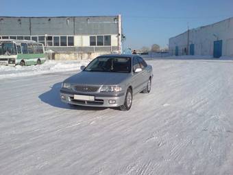 2000 Nissan Sunny Photos