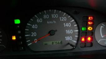 2000 Nissan Sunny Pictures