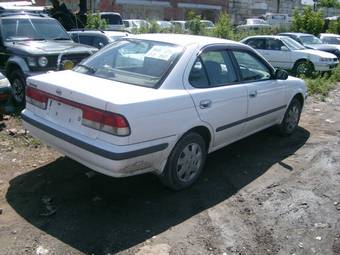 2000 Nissan Sunny Photos