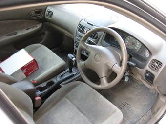 2000 Nissan Sunny Photos