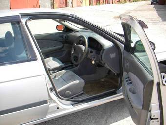 2000 Nissan Sunny Pictures