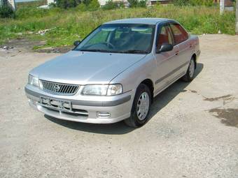 2000 Nissan Sunny Images