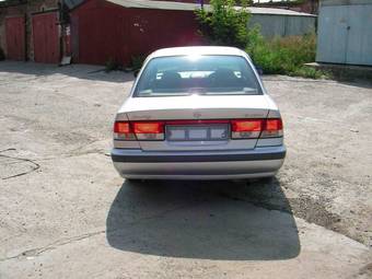 2000 Nissan Sunny Pictures