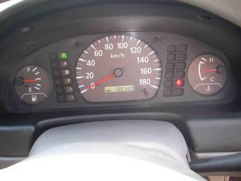 2000 Nissan Sunny Photos