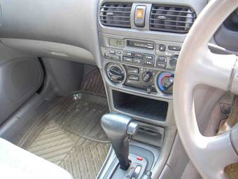 2000 Nissan Sunny Photos