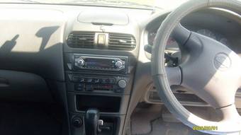 2000 Nissan Sunny Pictures