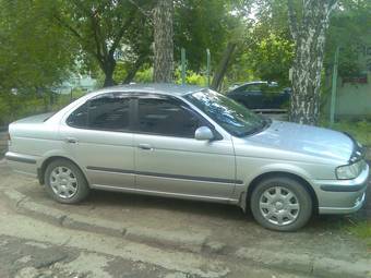2000 Nissan Sunny Pictures