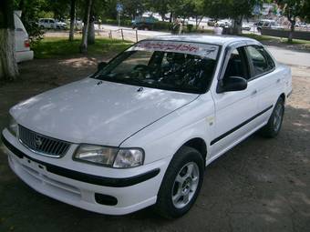 2000 Nissan Sunny Photos