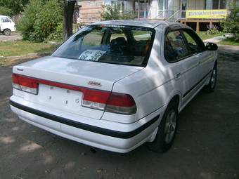 2000 Nissan Sunny Wallpapers