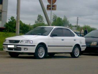 2000 Nissan Sunny Photos