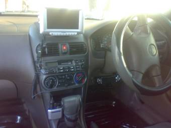 2000 Nissan Sunny Wallpapers