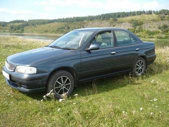2000 Nissan Sunny Photos