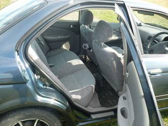 2000 Nissan Sunny Pictures