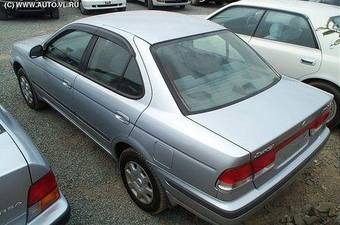 2000 Nissan Sunny Pictures