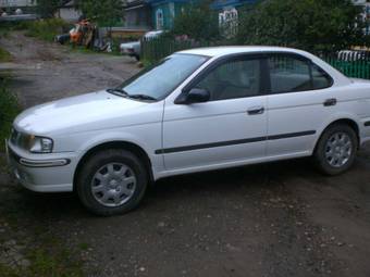 2000 Nissan Sunny Pictures