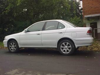 2000 Nissan Sunny Photos