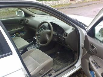 2000 Nissan Sunny Wallpapers