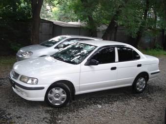 2000 Nissan Sunny Photos