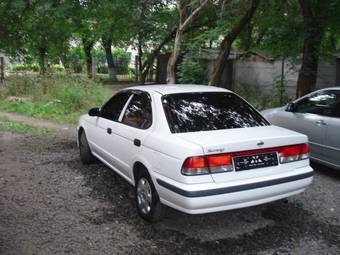 2000 Nissan Sunny Pictures