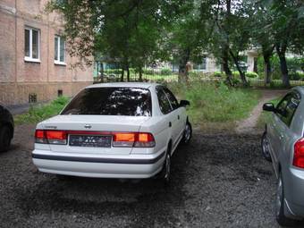 2000 Nissan Sunny Photos